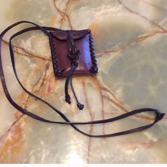 Ladies Leather Crossbody Bag - Picture 2 of 6